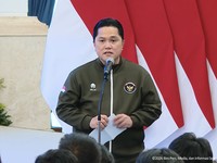 Menteri Pemuda dan Olahraga Republik Indonesia (Menpora) Erick Thohir saat memberi keterangan pers  di Istana Negara, Jakarta, Rabu (8/1/2026). (Tangkapan Layar Youtube/Sekretariat Presiden)