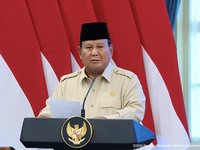 Canda Prabowo kepada Lifter Rizki Juniansyah: Sudah Punya Pacar?