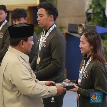 Momen Prabowo Bagikan Bonus Miliaran ke Peraih Medali SEA Games 2025