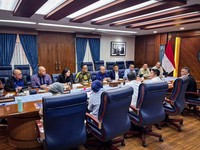 Malam-Malam Seskab Teddy Rapat Bareng Menteri & Bos BUMN, Bahas ini