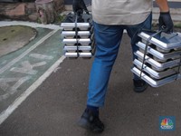 Anak dari Pernikahan Dini Tetap Dapat MBG, Bos BGN Ungkap Alasannya