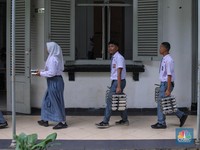 Suasana program Makan Bergizi Gratis (MBG) di SMKN 1 Jakarta, Kamis (8/1/2026). (CNBC Indonesia/Faisal Rahman)