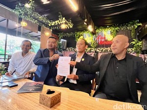 Diduga Telantarkan Anak Kandung, Artis Denada Digugat di PN Banyuwangi