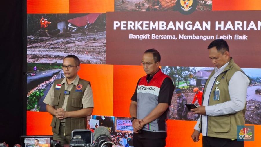 Konpers BNPB bersama PT Pertamina (Persero) terkait update penanganan daerah pascabencana Sumatra di Jakarta, Jumat (09/01/2026). (CNBC Indonesia/Verda Nano Setiawan)