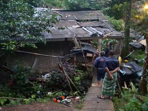 Kesaksian Kakek Pemilik Rumah di Bogor Saat Longsor Sempat Timbun 2 Cucunya