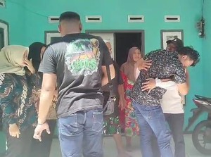 Demi Pulangkan Anak di Kamboja, Arkom Rela Ngutang hingga Jual Ternak