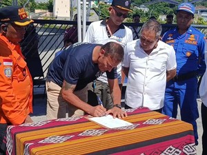Momen Haru Penutupan Operasi SAR Keluarga Pelatih Valencia