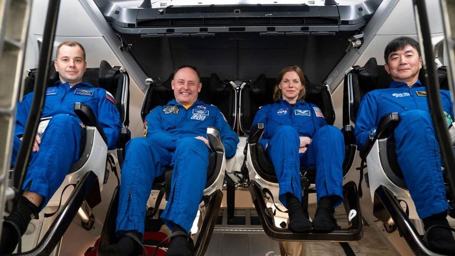 Stasiun Luar Angkasa Internasional mengorbit 260 mil (420 kilometer) di atas Bumi. (Dok. NASA)