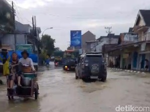 Banjir Rendam Jalan Raya Blega Bangkalan, Jalur Utama Madura Tersendat