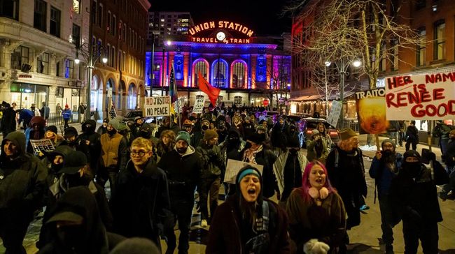 Warga AS Marah-Serbu Jalanan, Teriak Kecam Tembak Mati Ibu 3 Anak