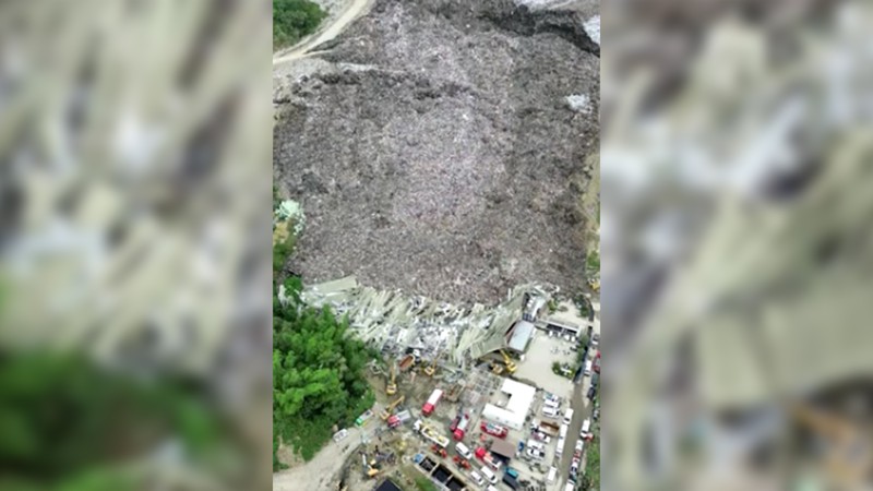 Foto udara tempat pembuangan akhir (TPA) sampah yang longsor di Binaliw, Kota Cebu, Filipina, Jumat (9/1/2026). (Cebu City Fire Station/Handout via REUTERS)