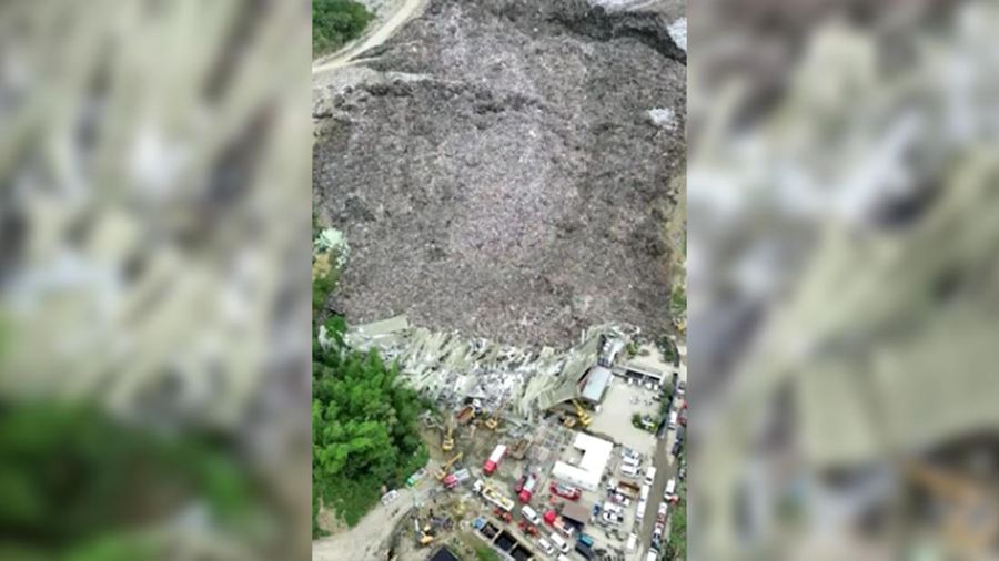 Foto udara tempat pembuangan akhir (TPA) sampah yang longsor di Binaliw, Kota Cebu, Filipina, Jumat (9/1/2026). (Cebu City Fire Station/Handout via REUTERS)