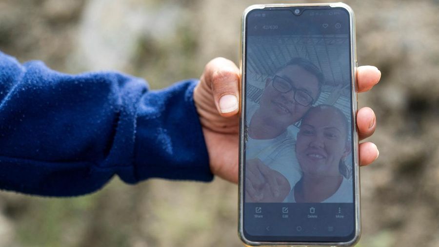 Foto udara tempat pembuangan akhir (TPA) sampah yang longsor di Binaliw, Kota Cebu, Filipina, Jumat (9/1/2026). (Cebu City Fire Station/Handout via REUTERS)