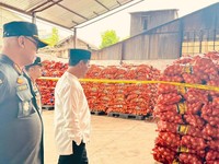 Amran Berang! 133,5 ton Bawang Bombay Berpenyakit Diselundupkan ke RI