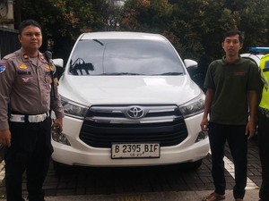 Viral Mobil Lawan Arah di Tol Dalam Kota, Berujung Ditilang Polisi