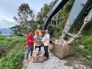 Andre Rosiade Respons Permintaan Warga, Kirim Ekskavator ke Maninjau