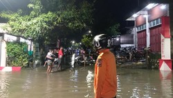 Alarm Bahaya Cuaca Ekstrem di Sulsel: Makassar Banjir-Maros Puting Beliung
