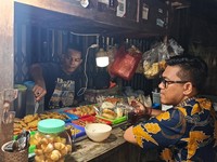 KUR BRI Jadi Penyelamat, Usaha Angkringan Ini Buktinya!