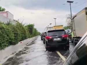 Masih Ada Genangan di Tol Sedyatmo Arah Bandara Soetta, Lalin Padat