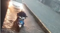 Jalan di Pademangan Jakut Tergenang, Rute Bus TransJ Terdampak