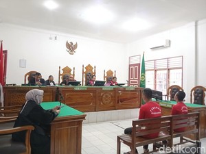 2 Terdakwa Pencuri HP-Uang Sopir Truk Divonis 3 Tahun Penjara