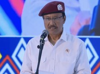 Menteri Sosial Indonesia, Saifullah Yusufmenyampaikan sambutan saat acara peresmian 166 Soklah Rakyat di 34 Provinsi, Banjarbaru, Senin (12/2026). (YouTube/Sekretariat Presiden)