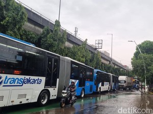 Macet Parah di Jalan Yos Sudarso Jakut, Ini Penampakannya
