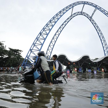 Penampakan Ancol Kebanjiran, Kendaraan Ga Gerak-Macet Panjang