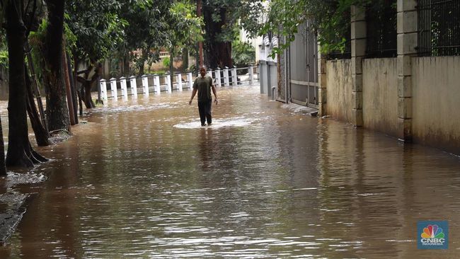 Potret Baru Banjir Jakarta, Cilandak 'Terendam' Luapan Kali Krukut