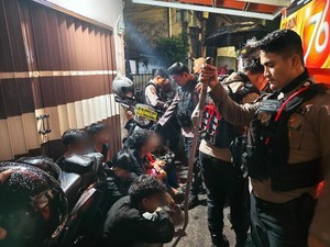 7 Remaja Mau Tawuran di Jakbar Diamankan, Senjata Corbek Ikut Disita