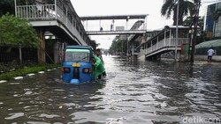 22 RT dan 5 Ruas Jalan Masih Terendam Banjir Pagi Ini, Ketinggian Air 35 Cm