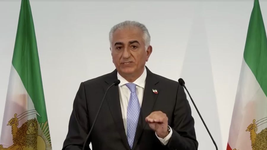 Putra Mahkota Iran, Reza Pahlavi. (Tangkapan Layar Video/REUTERS)