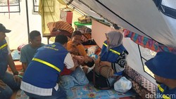 Bocah dengan Cerebral Palsy Menanti Perawatan, Hidup di Pengungsian Pasca Banjir Aceh