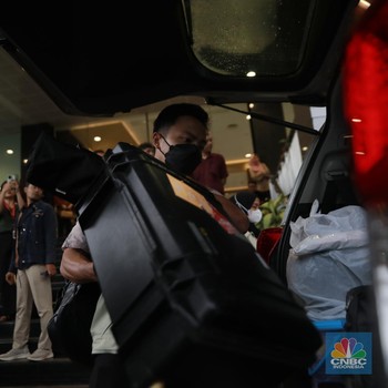 Detik-detik KPK Geledah Kantor Pusat Pajak Usai OTT Dwi Budi Iswahyu