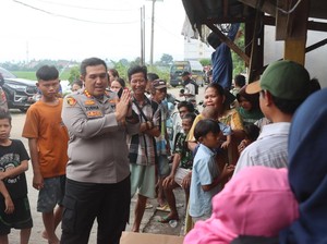 Polisi Dirikan Posko Kesehatan Bagi Warga Terdampak Banjir di Kasemen Serang