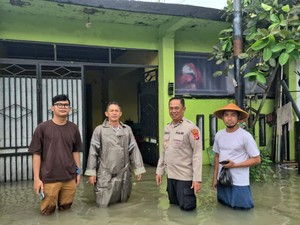 Polres Serang Dirikan Dapur Umum Bagi Warga Terdampak Banjir di Serang