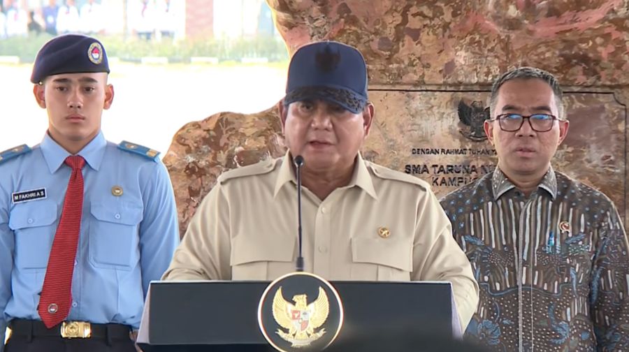 Presiden Prabowo Subianto saat tiba menghadiri acara peresmian SMA Taruna Nusantara Kampus Malang, Kabupaten Malang, Jawa Timur, Selasa (13/1/2026). (YouTube/ Sekretariat Presiden)