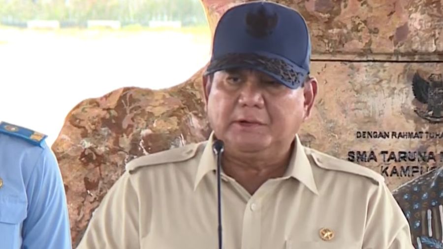 Presiden Prabowo Subianto saat tiba menghadiri acara peresmian SMA Taruna Nusantara Kampus Malang, Kabupaten Malang, Jawa Timur, Selasa (13/1/2026). (YouTube/ Sekretariat Presiden)