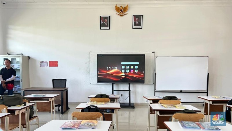Wakil Presiden Gibran Rakabuming meninjau Sekolah Rakyat Menengah Atas 41 Biak, Papua. (CNBC Indonesia/Halimatus Sa&rsquo;diyah)