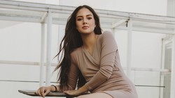 Aurelie Moeremans Minta Pembaca Tak Spekulasi dan Bully Sosok di Broken Strings