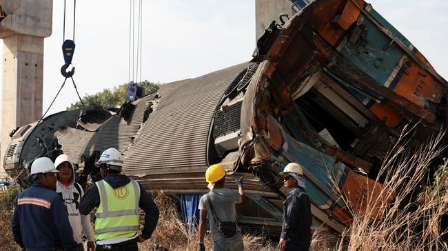 Potret Crane Kereta Cepat Ambruk Timpa Gerbong Penumpang, 31 Tewas