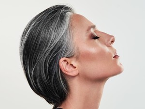 Studi Terbaru Ungkap Rambut Beruban Bisa Kembali Tumbuh Hitam