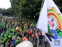 Potret Demo Ojol Kepung Jantung Ibu Kota, Bawa Tuntutan Ini!