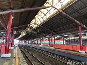 Stasiun Warna-warni di Cikini-Jayakarta, Mana yang Jadi Favorit Penumpang KRL?