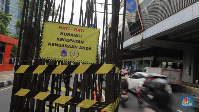 Pramono: Pembongkaran 109 Tiang Monorel di Kuningan Selesai September!