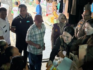 Tim Trauma Healing Polda Metro dan Mahasiswa Pulihkan Korban Pascabanjir Jakut
