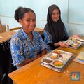 Wakil Presiden (Wapres) Gibran Rakabuming Raka Tinjau Program MBG di Wamena, Papua, Rabu (14/1/2026). (CNBC Indonesia/Halimatus Sa’diyah)