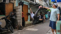 Video: Gang Kecil di Jakut Ini Viral, Jadi Tempat Bocah-bocah Latihan Salto