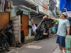 Video: Gang Kecil di Jakut Ini Viral, Jadi Tempat Bocah-bocah Latihan Salto