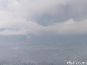 Semeru Erupsi Luncurkan Awan Panas Guguran 4 Km